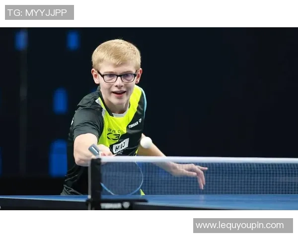 四冠王球星的传奇之路：从崭露头角到世界足球巅峰