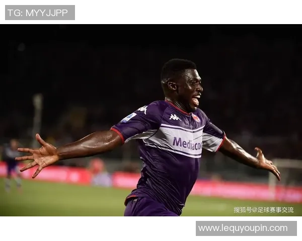 车内的足球天才：探索足球明星车内的个性化空间与生活品味