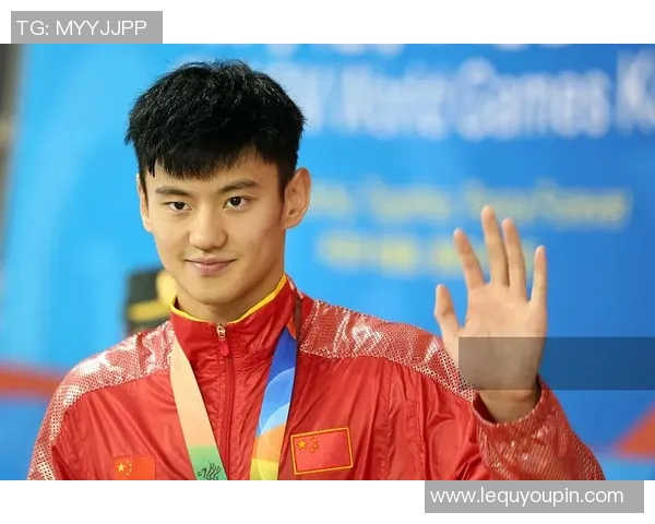 颜值与才华并存的足球天才 球场上闪耀的不仅是技术与外貌